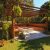 pergola drewniana a aluminiowa