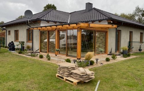 drewniane-zadaszenie-tarasu-do-samodzielnego-montazu-1